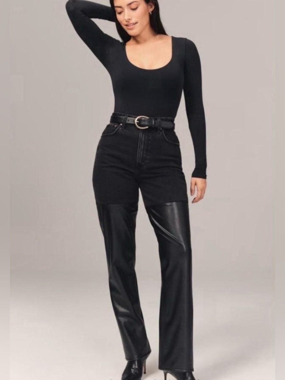 Abercrombie & Fitch The '90s Straight Black Ultra High Rise Jeans 25 Curve Love
